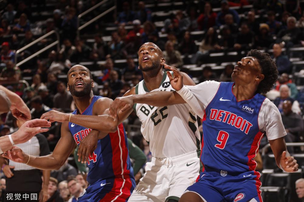 小丽应邀参 小丽应邀参